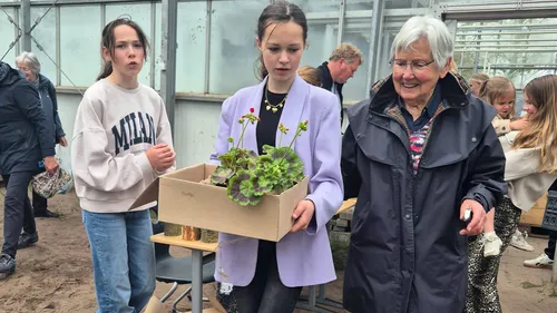 2025 04 17 plantjesmarkt aeres 1