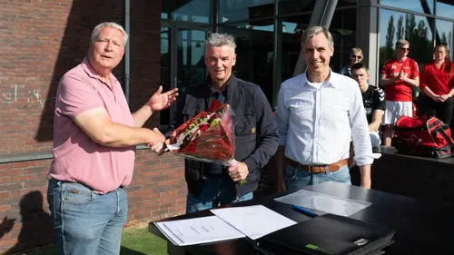 Fred Rijnders (m) geflankeerd door Bas Munter (l) en Rob Harmsen (r).