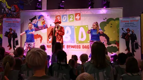 2025-11-03 johnny glitter 2