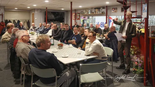 2025-11-05 de vogelvriend 02