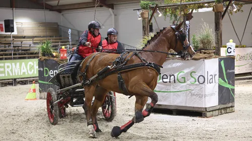 2025-11-06 menindoorr 49