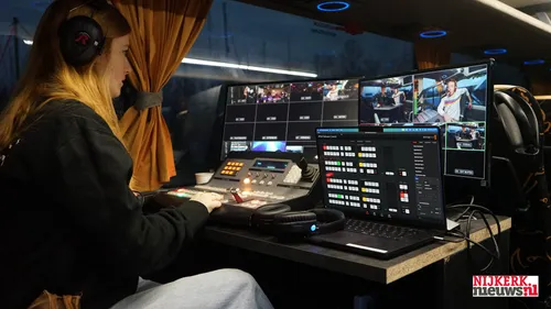 2025-12-03 stembus top2000 vuurtoren-03