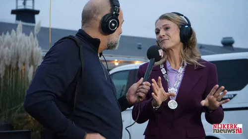 2025-12-03 stembus top2000 vuurtoren-10