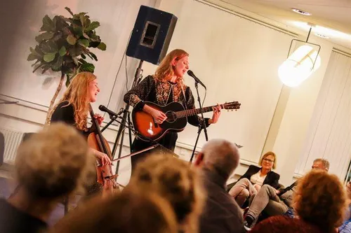2 het miniconcert van clean pete in de nijmeegse universiteitsbibliotheek op 4 november 2021 sophie