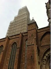 stevenstoren in de steigers1