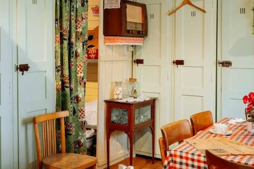 Molukse barak - nieuwe inrichting woongedeelte.1