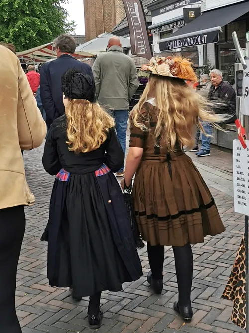 meisjes op eibertjesdag ingezoomd