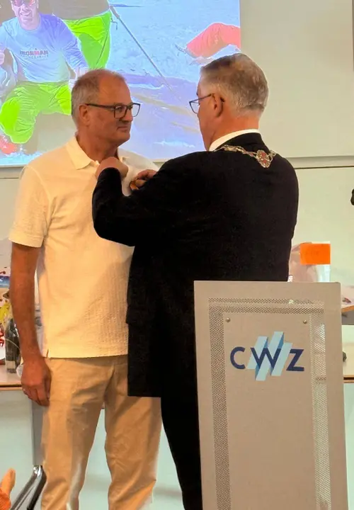 Bart Boll, geridderd in de Orde van Oranje-Nassau 3-7-2026  foto©privé - kopie (2)