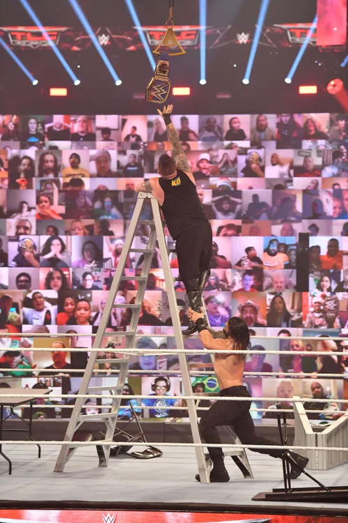 reigns owens wwetlc2020