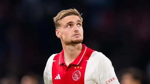 4 kenneth crop taylor rechts kijkend