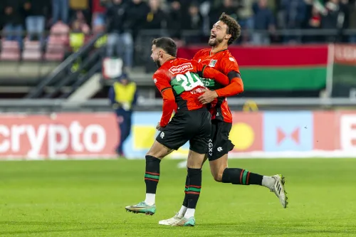 copyright proshots 2390772861149000