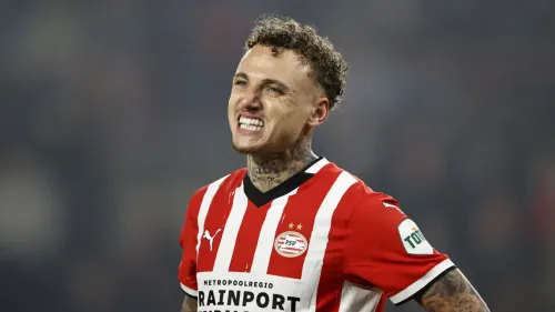 Noa Lang is bezig aan zijn tweede seizoen in het shirt van PSV.
