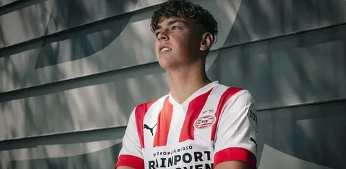 robin-van-duiven-signs-first-contract-at-psv-v0-XIPP3x67gX-ehkD0A9L4o5mdjvWU2Pumbo3Fjftzw4A