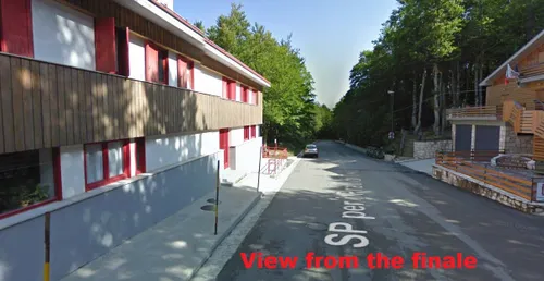 Bild Zielbereich, schmale gerade Straße&amp;lt;br&amp;gt;