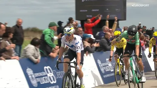 Carlos Canal jubelt über seinen ersten Profisieg auf der 2. Etappe des O Gran Camino vor heimischem Publikum in Galicien