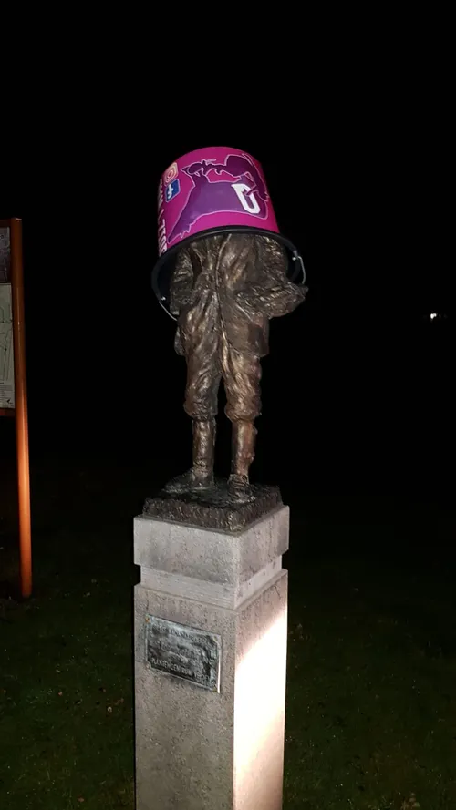 4652075f c906 416e a453 969cb829edca