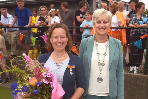 ko caroline tissing tan 4