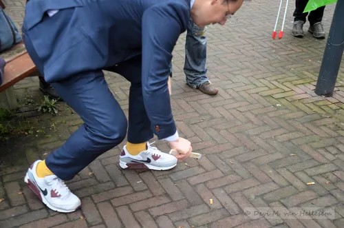 Met een speciale peukenpakker hoef je de handen niet vies te maken