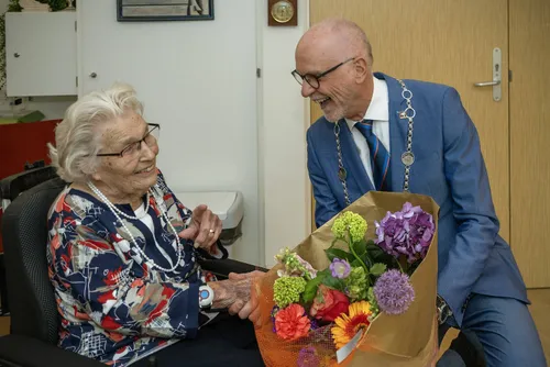 Mw. Van Zwieten 100 jaar - 1