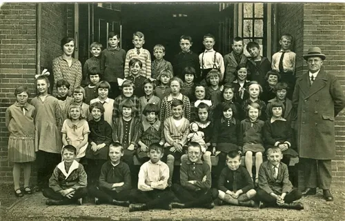 11 2e foto klas 5 of 6 1930 2