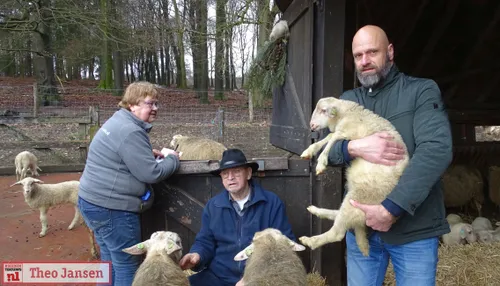 17 02 2021 adoptie 1e lammetje door hans westdijk rhedense schaapskudde 16