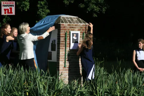 2015 09 26 onthulling van het waterloo monument 039