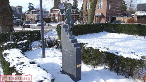 2021 02 14 dansmarieke carnavalsvereniging de narrenkap teruggeplaatst op de vlashof 2