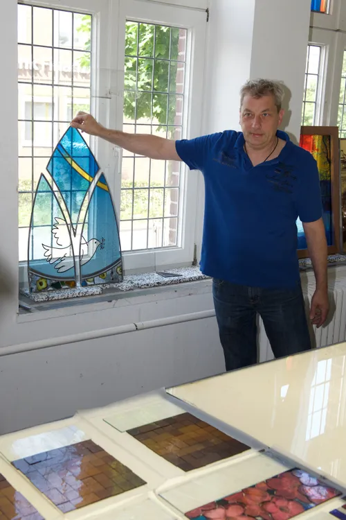 4 vredesduif van ned verzetsman chris lebeau 24