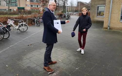 burgemeester van eert huldigt cyber agent ryan gemeente rheden