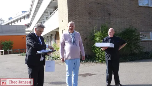 gebak heldenvleugels lorentzhuis 09 04 2020 1