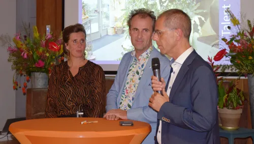 judith ebbers en bart ebbers in podiumgesprek met marco maasse van de vbw