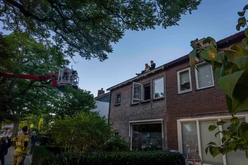 kinderen van dak gehaald na buitensluiting in dieren dennis van bemmel persbureau heitink 3