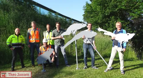 kunstwerk e28098kikkersprong is teruggeplaatst op het viaduct van de a348 bij de rietganssingel in velp 06 06 2023 8