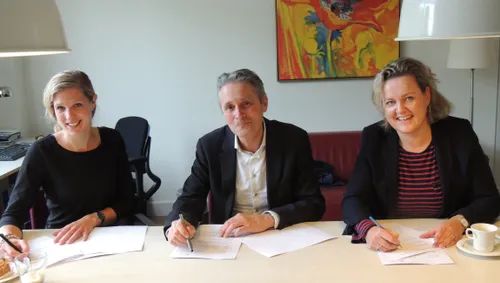 ondertekening vlnr beekhuis van der ploeg van erven dorens
