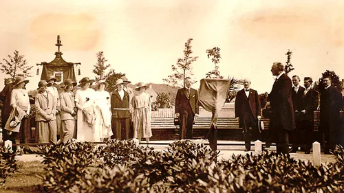 onthulling wilhelminabank velp gemeente rheden