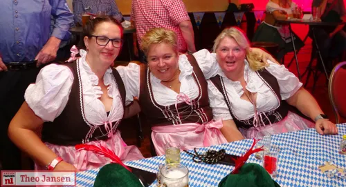 rhedens oktoberfest 2022 in partycentrum ons huis 4