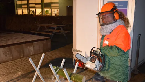 student hoveniersopleiding showt kettingzaag marjanne eikelboom