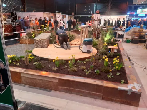 tuin klaar en nog even stofzuigen fotograaf elbert roordink