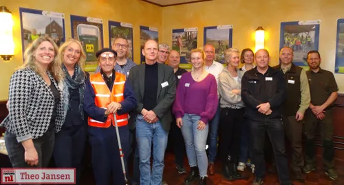 vrijwilligers die zwerfafval opruimen in het zonnetje gezet 2023 20