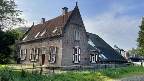 zijaanzicht boerderij borg keppel hans baakman