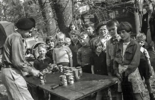 laarweg september 1944 uitdelen voedsel