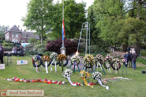 indrukwekkende dodenherdenking in velp jong en oud herdenken samen 04 05 2025 0