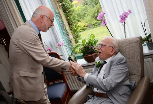 Worth Rhedenseweg 23-7-25 2