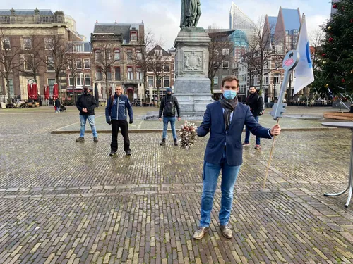 20201216 foto 5 2e kamerlid martijn van helvert ontvangst limburgse horeca solidariteitslopers in den haag