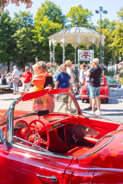 foto rechtenvrij roermondvol oldtimers 1 min