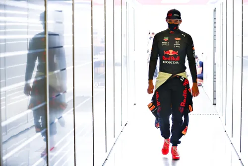 si202111060573 hires jpeg 24bit rgb