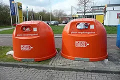 150513 plastic container facemepls flickr cc by 20