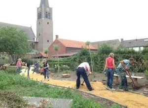 150708 verharding turftuin roosendaal raakt heerlijckheijd nispen 300x218