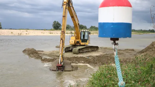 afgraven zandbank bij voetveer grevenbicht 27 augustus 2021