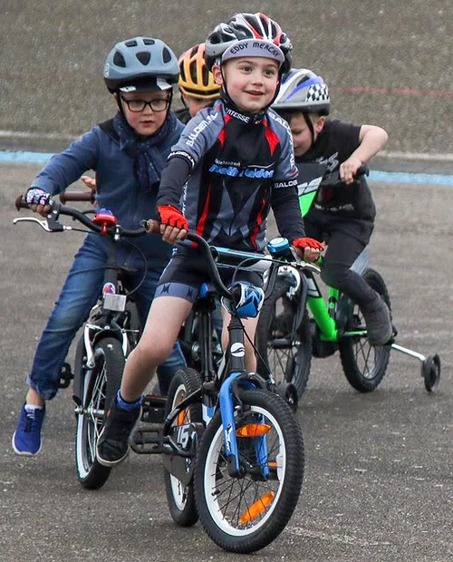 andre majewski fietsbehendigheidsles wielerbaan geleen 2